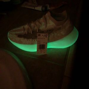 New! Calcite glow yeezy